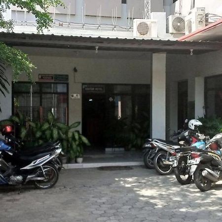 Hotel Maya Тегал Екстериор снимка