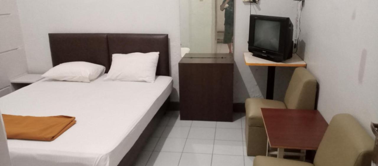Hotel Maya Тегал Екстериор снимка
