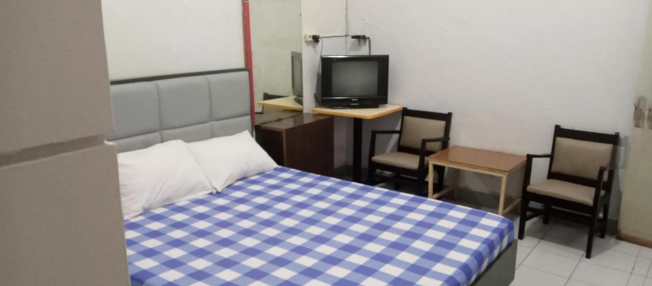 Hotel Maya Тегал Екстериор снимка